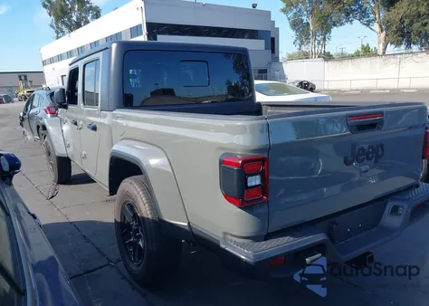 2021 Jeep Gladiator California Edition 4X4 z USA, uszkodzony, nr VIN 1C6HJTAG6ML565507